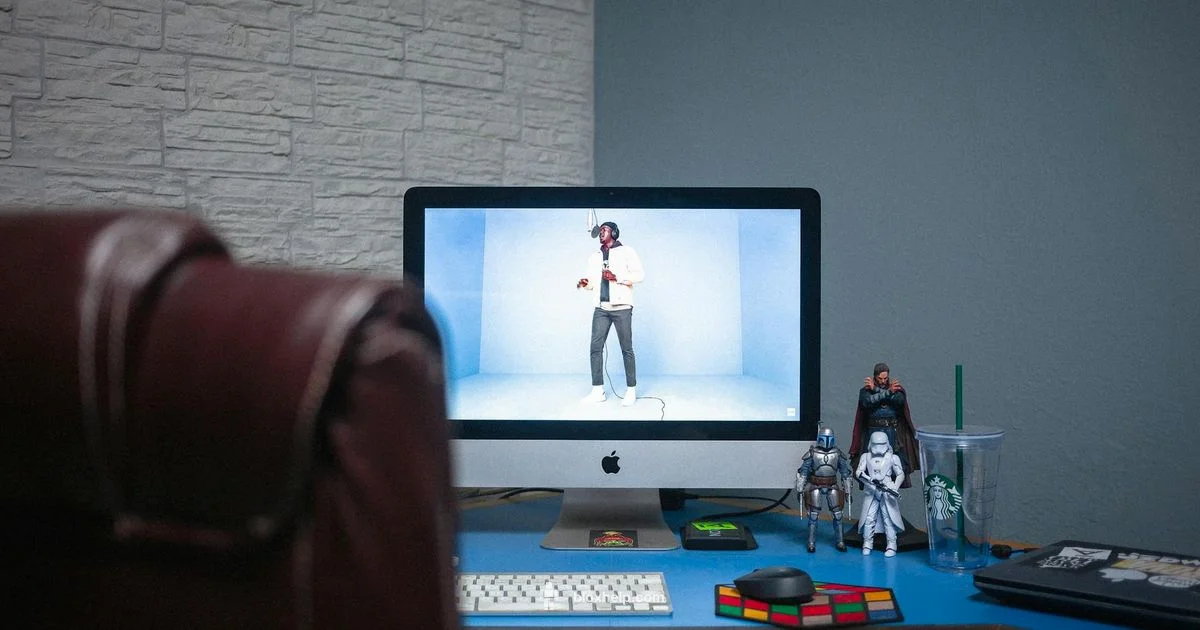 Create Roblox PFPs - Blox Help